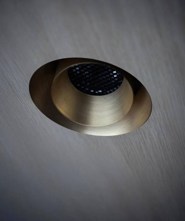 SHORT 25 • orientable downlight • flawless integration • craftmanship
.
.
.
#lightplanning #lightdesign #light #heliolights #archilovers #exclusive #lighting #highend #bespoke #authentic #oneA #tailormade #architecturalelements #voguemagazine #adstyle #architecture #interior #interiør #inspo #homeinspo #instadesign #instainspo #availablefromheliolights #dealer #lightarchitects #dezeen #elledecor #worldofarchitecture #interiorglobe #architecturaldigest